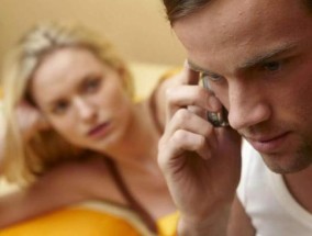 老公有外遇回家后会有那些表现？如何识别和应对？