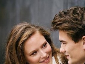 女友和别人聊天暧昧她是不是爱上了别人？如何判断和处理这种情况？