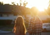 如何处理怀疑男友有了新欢的烦恼（应对男友花心）