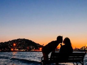 婚姻出现裂痕该如何挽救（重建信任）