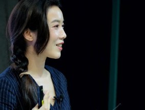 陈柏宇参加中美班情感讲座，展现超强互动技巧（班级情感教育迎来新起点）