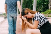 女朋友提分手要挽留吗？如何判断是否应该挽回感情？