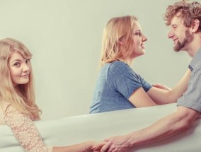 老公出轨后我该怎么做？如何处理婚姻危机？