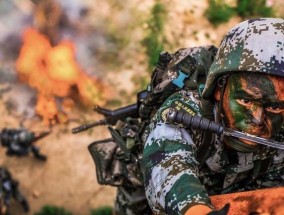 男朋友当兵后突然提出分手我该如何应对？