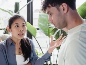 夫妻经常吵架的原因是什么？如何有效解决婚姻中的争吵？