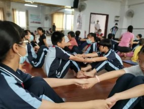 如何在日常生活中关注弱势群体？关注弱势群体的意义是什么？
