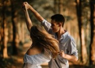 老公出轨不想离婚该如何挽回？挽回婚姻的正确步骤是什么？