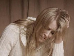 走出亲人离世的痛苦阴影（如何逐渐恢复从亲人离世中的痛苦中走出来）