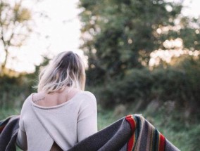 分手后做朋友，这样做才不会彻底失去对方（15个段落详解如何以分手后做朋友的方式处理感情问题）