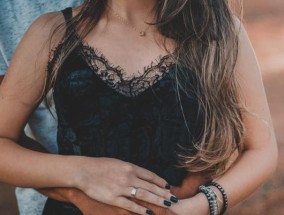 如何应对脾气大强势的老公（女人必备的10种方法应对老公脾气大）