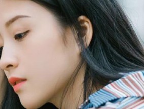 如何判断男人心里还藏有其他的女人？有哪些行为迹象表明？