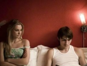 老婆出轨后是否应该挽回？如何处理婚姻中的背叛问题？