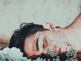 爱情痛苦的根源探究（深入探讨人们在爱情中所遇到的痛苦以及其根源）