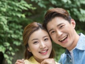 婚姻里男人出轨了还值得挽回吗？如何处理出轨后的婚姻问题？