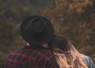 分手后还能挽回的10个征兆是什么？如何识别和利用这些信号？