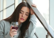 分手时男人常提出的理由有哪些？女人为何难以接受？
