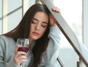 分手时男人常提出的理由有哪些？女人为何难以接受？