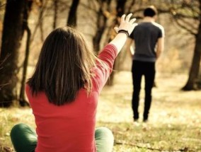 老公出轨爱上女同事如何挽回婚姻？有效策略有哪些？