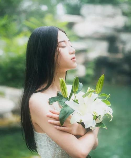 如何处理喜欢一个女生但感觉她不喜欢你的情况（坦诚，改变和寻找平衡的技巧）  第1张