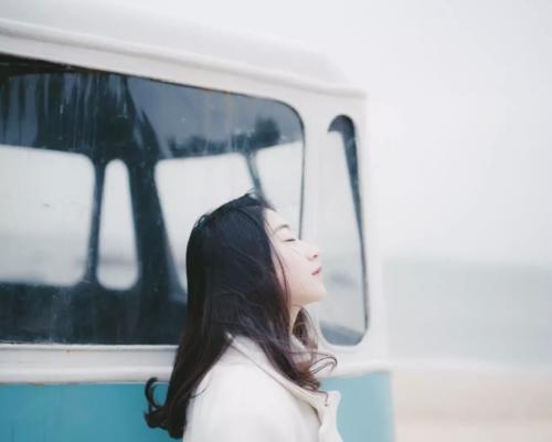 以冷眼观爱（为什么女生要以冷眼观爱？高攀带来的伤害是什么？）  第1张