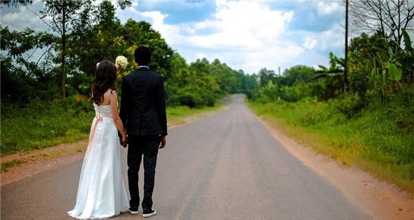 梦境迷雾，未婚女梦见结婚未果，新郎竟是他人——解梦之旅的深层含义