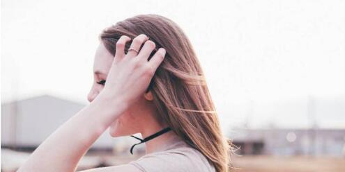 分手一个月后男女心理分析（痛苦、失落、自我恢复的过程及心理变化）  第1张