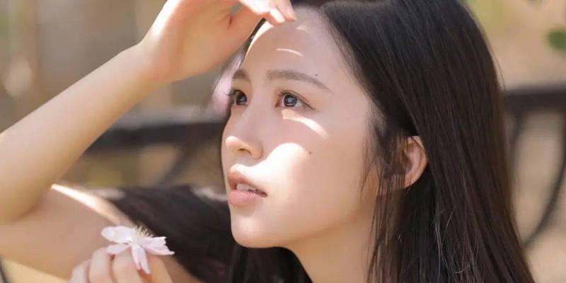 揭秘恋爱脑女生的特点（解读女性心理学）  第2张