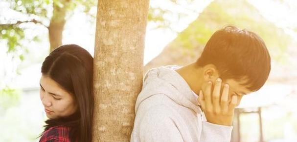 男人心里藏着其他女人（15个细节看透他的心思）  第3张