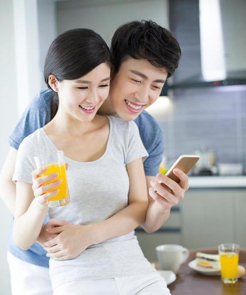 如何确认自己对暗恋的人心动了（从以及与暧昧开始的迹象中寻找答案）  第1张
