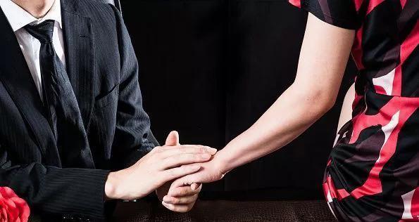 中年男人婚外情心动原因探析（揭秘中年男人婚姻危机与心理变化）  第1张