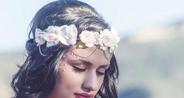 12星座女哪个年龄段桃花最旺（探究每个星座女在哪个年龄段能抓住缘分）  第3张