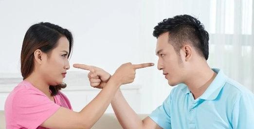 如何有效挽回夫妻冷战离婚的关系（夫妻之间的相处之道和情感沟通技巧）  第3张