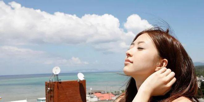 如何应对前女友的忽冷忽热态度？挽回爱情的有效方法是什么？  第2张