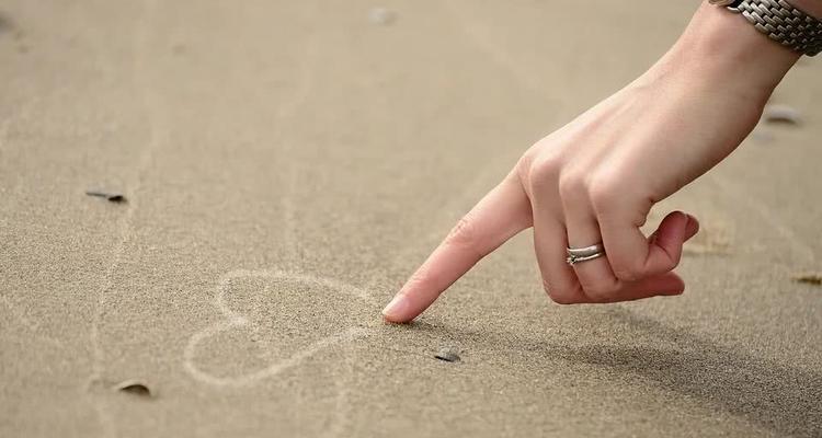 男朋友比我小四岁不想结婚我该怎么办？如何处理年龄差异带来的婚恋问题？  第1张