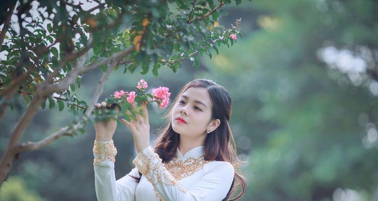 如何在挽回期女生有新目标时重新吸引她？  第1张
