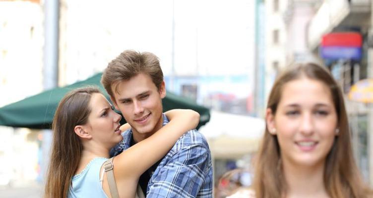 恋爱时就出轨的男人到底可不可以结婚？婚后忠诚度如何保证？  第3张