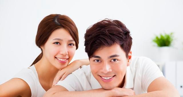 恋爱中的男女有哪些典型表现？如何识别恋爱中的行为信号？  第2张