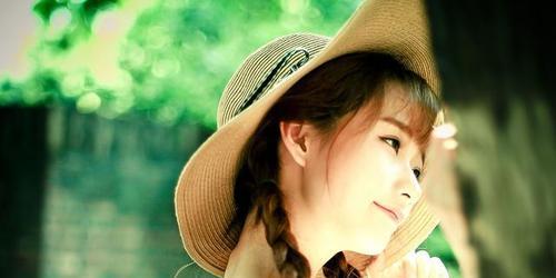他很爱我但是不离婚我该继续这段感情吗？如何处理不离婚的情感困境？  第1张