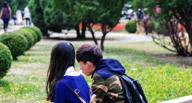 同时喜欢上两个男人我该怎么办？如何做出选择？  第1张
