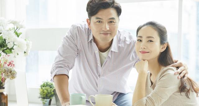同时喜欢上两个男人我该怎么办？如何做出选择？  第3张