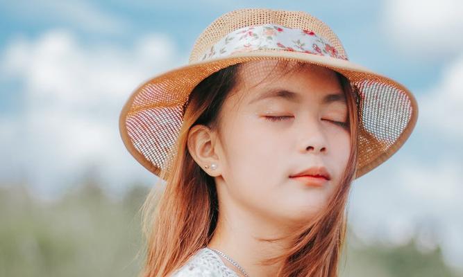 同时喜欢上两个女孩我该如何选择？情感决策的困惑与解决方法？  第3张