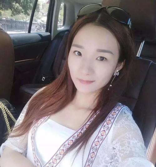 相亲男友放不下前女友怎么办？如何处理他对我的无所谓态度？  第1张