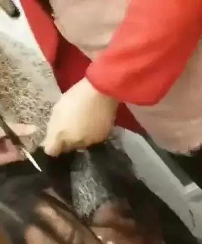 小三被打不还手的原因是什么？被扒光后如何处理？  第2张