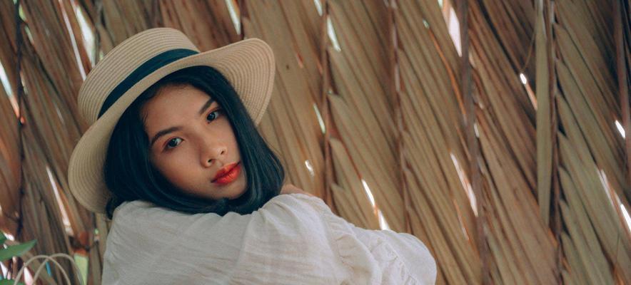 一个女人同时喜欢两个男人怎么办？如何处理这种复杂情感问题？  第2张