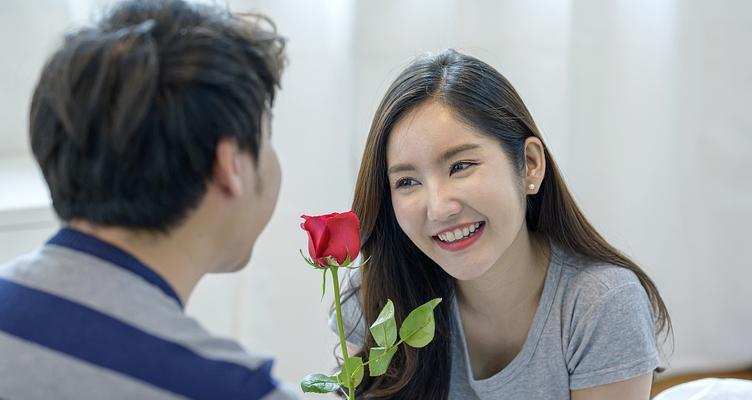已婚放不下初恋男友怎么办？如何处理这种情感困扰？  第2张
