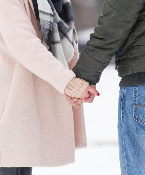 已婚情人对你有心思了会有哪些隐秘的举动？如何识别这些信号？  第1张