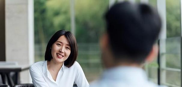 面对追求者，如何妥善处理女友的追求者问题？  第3张