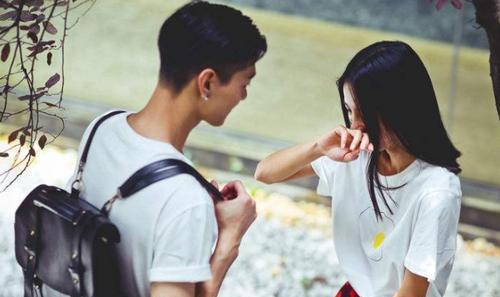 结婚后遇到婚姻危机该怎么挽回？有效挽回婚姻的策略有哪些？  第1张