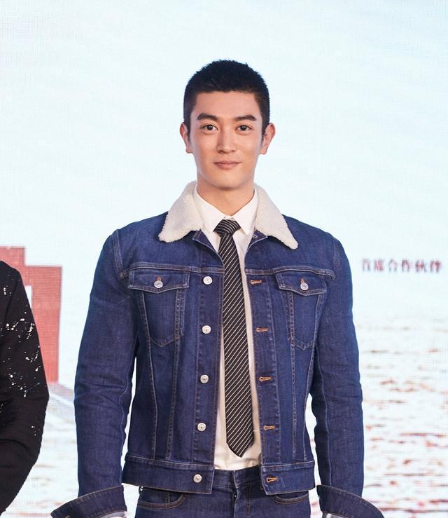 杜江儿子嗯哼看电影没认出父亲？红海行动观影体验如何？  第1张