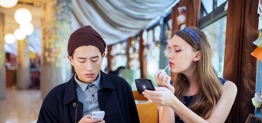 二婚重组家庭如何协调新欢和女儿的关系？有效沟通技巧有哪些？  第3张